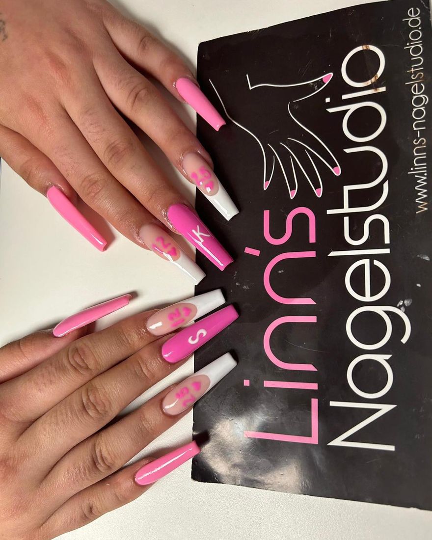 Lange pinke Nägel